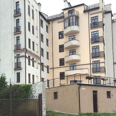 Eney Budget Three-Room Apartment Lviv Exterior photo